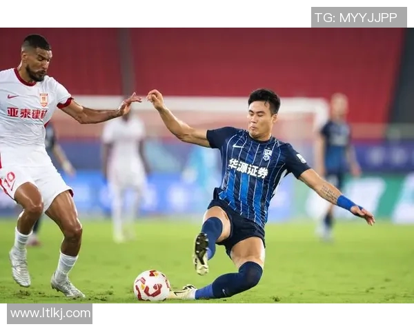 武汉足球队状态深度对比分析及未来发展趋势探讨